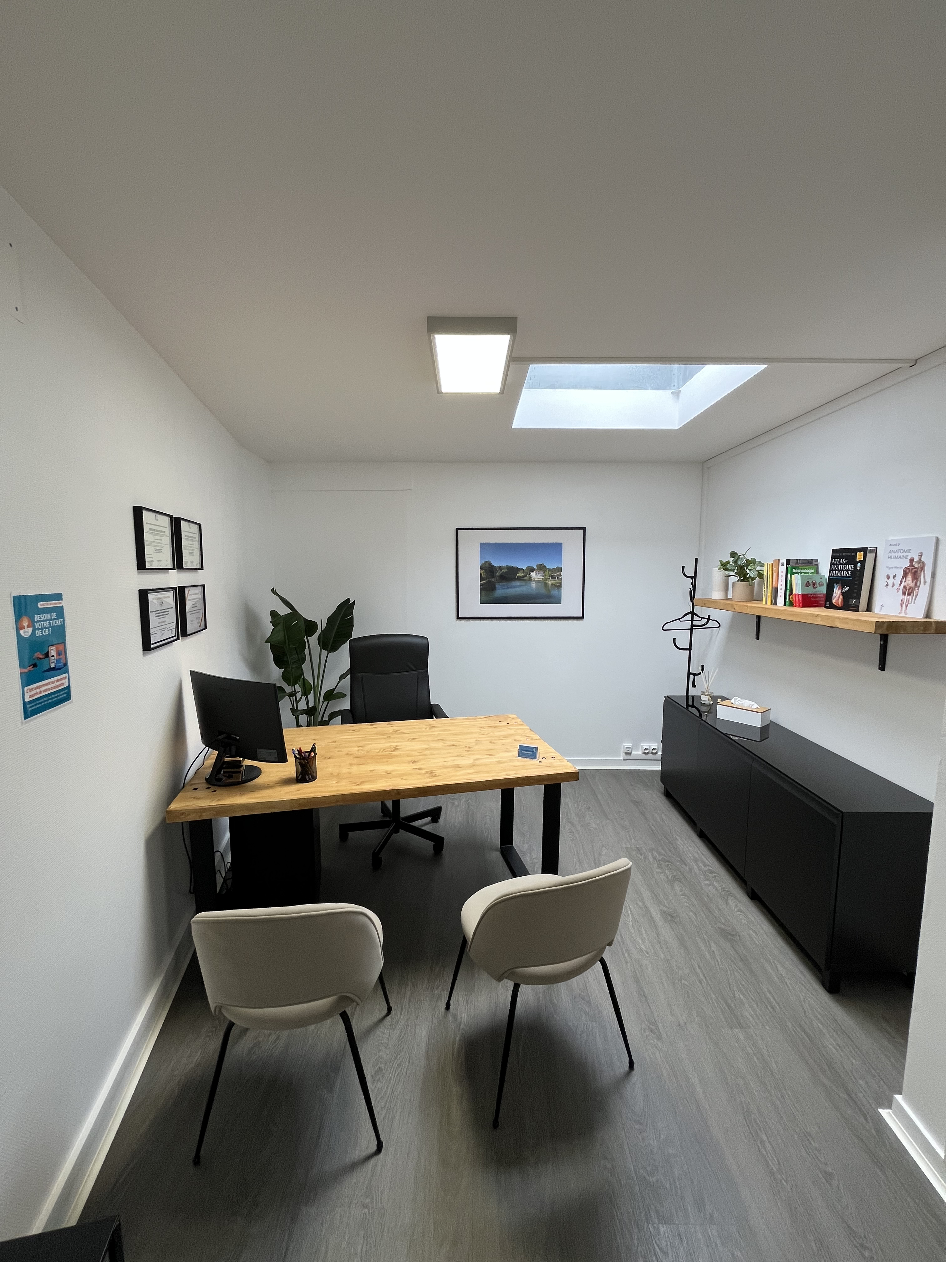 Photo du bureau de consultation avant prise en charge